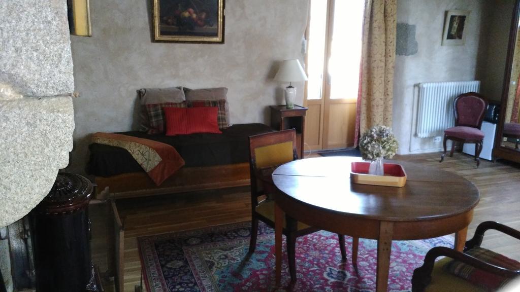 Chambre D'Hotes De Pirieuc Meillac Exterior photo