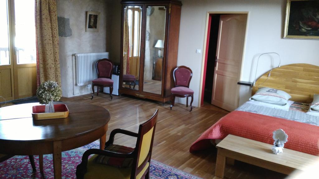 Chambre D'Hotes De Pirieuc Meillac Exterior photo