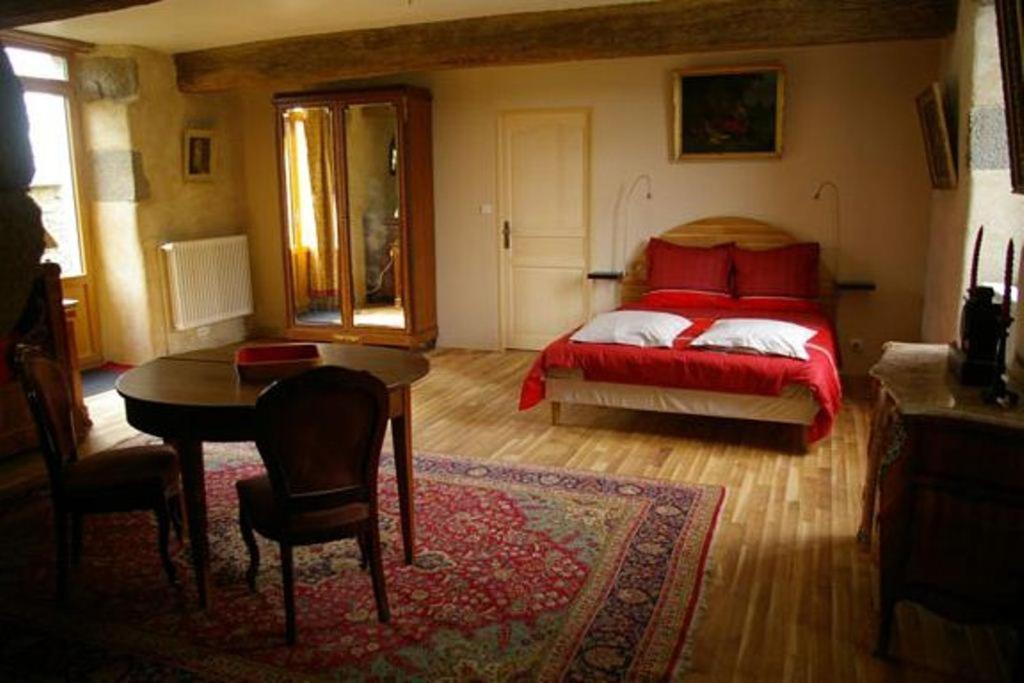 Chambre D'Hotes De Pirieuc Meillac Room photo