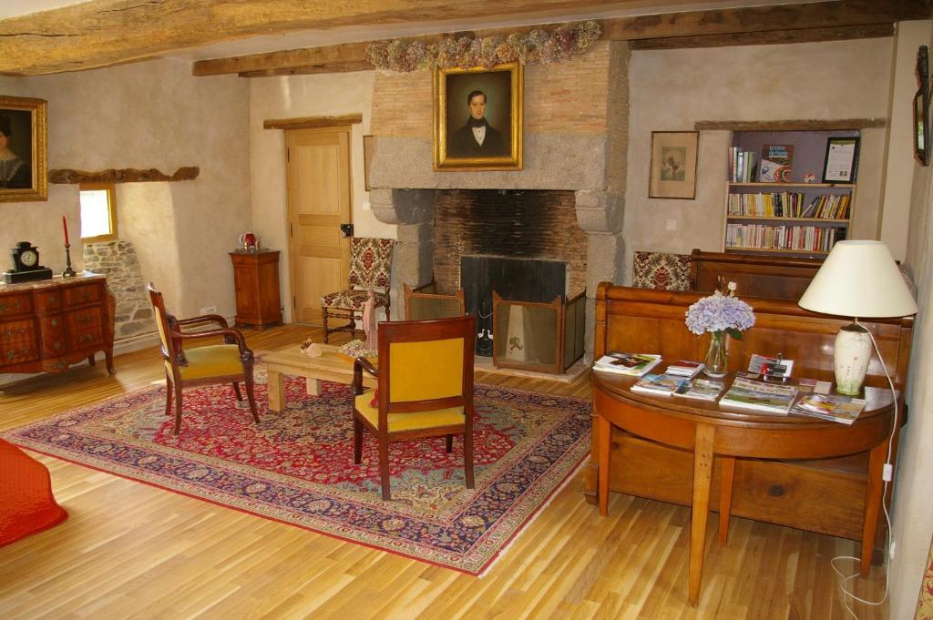 Chambre D'Hotes De Pirieuc Meillac Exterior photo